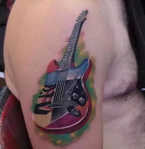 跟随音乐动起来  吉他纹身