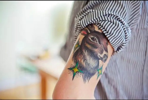 可爱善良的小鹿纹身