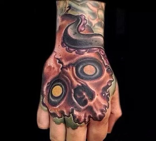 特色个性手背纹身