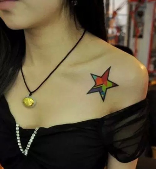 美女们的锁骨纹身