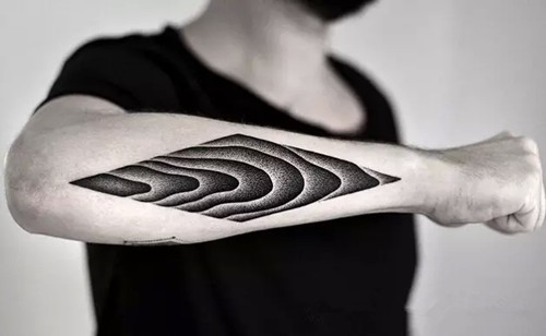 独特个性的黑白纹身