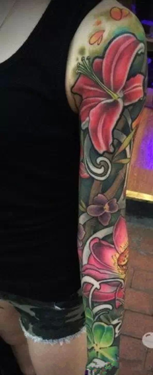 美女型男们的花臂纹身