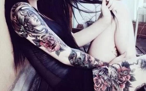 美女型男们的花臂纹身