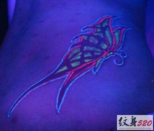 绚丽的彩色荧光纹身图案