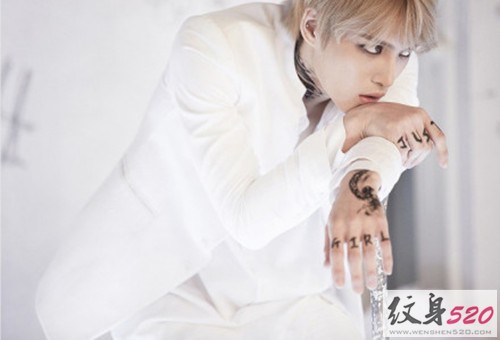 花样美男金在中的时尚纹身缩略频道推荐图