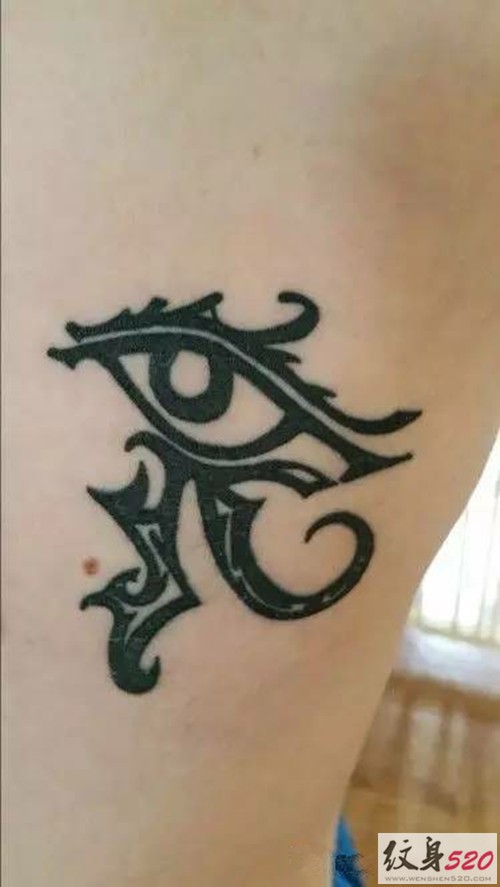 神秘的荷鲁斯之眼纹身
