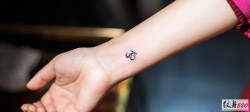 手腕小巧纹身图案大全