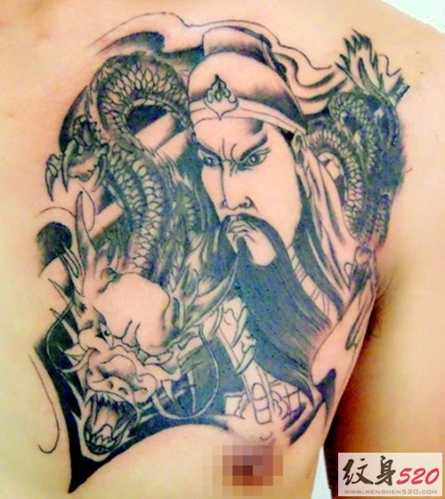 男性胸部关公纹身图案
