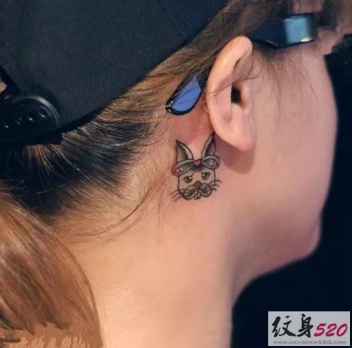 男女生耳后小图案纹身