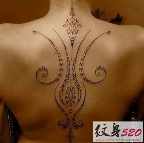 花纹般的图腾纹身图案