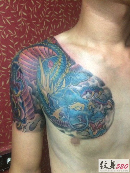 个性帅气的半甲纹身