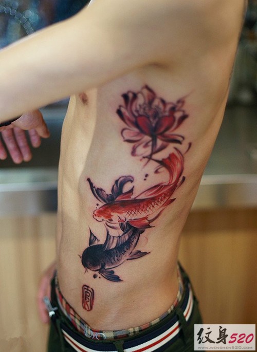 一组鲤鱼莲花纹身图片