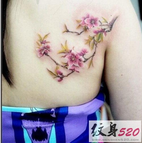 粉嫩唯美的桃花纹身图案