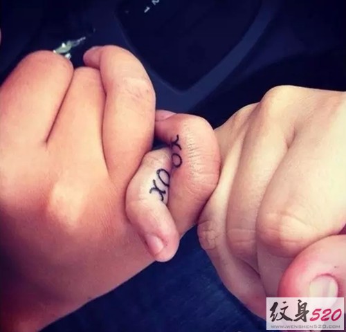 用纹身来代替誓言  情侣手指纹身