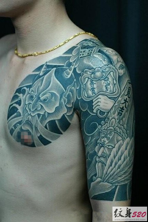 花样的男士半甲纹身图案