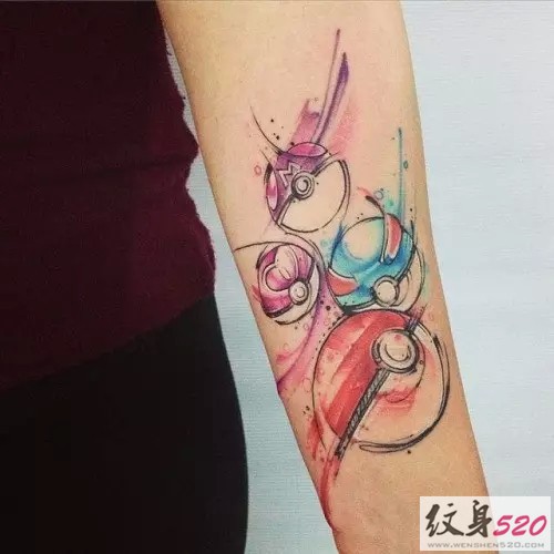 亮丽的泼墨水彩纹身图案