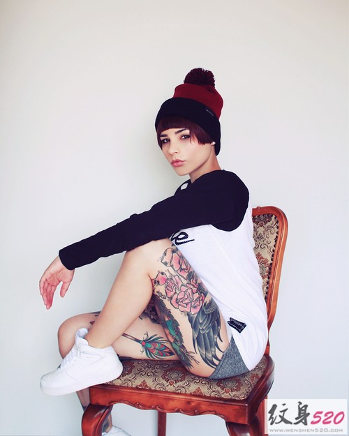 纹身女郎的性感写真图集