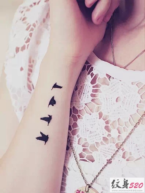 简单素雅的小清新纹身