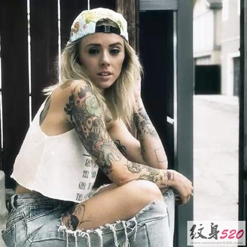 性感时尚的花臂女郎