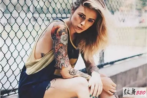 性感时尚的花臂女郎