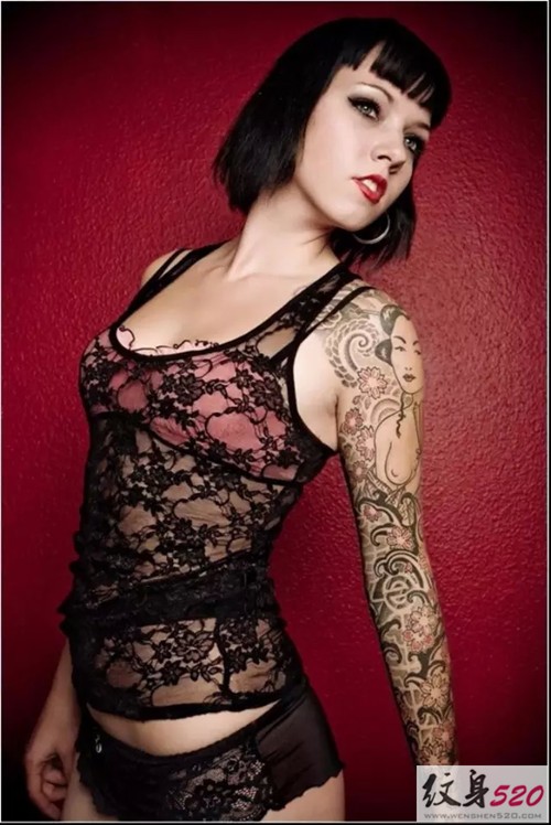 性感惹火的欧美花臂女郎