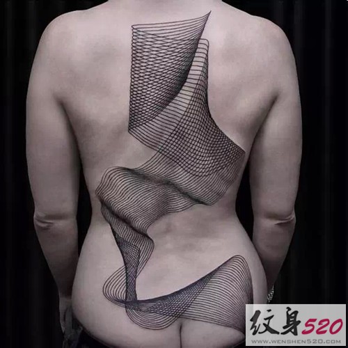 极具艺术气息的线条纹身