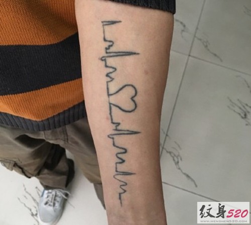 律动的心电图纹身图案大全