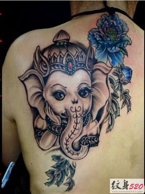 后背传统象神纹身