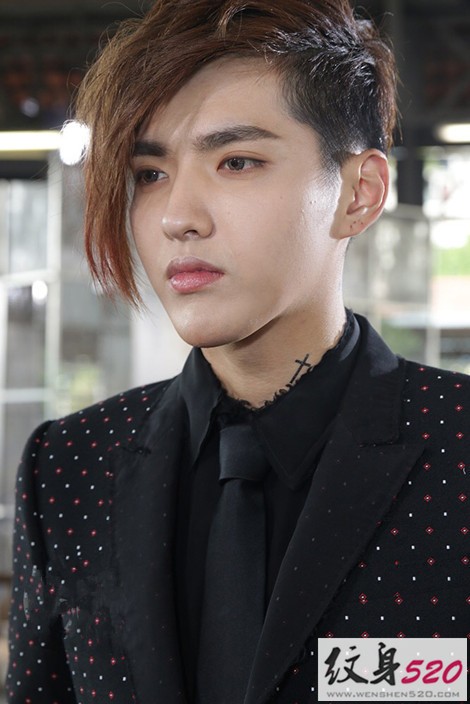 人气明星Kris吴亦凡的个性纹身