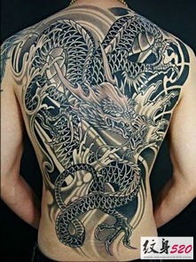 男人背部经典霸气的满背龙纹身图案