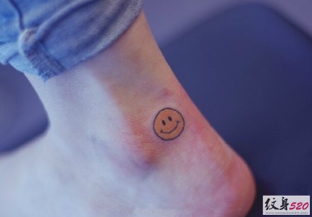 脚踝上简单的小图案纹身大全