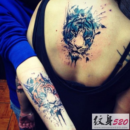 背部逼真写实的老虎纹身
