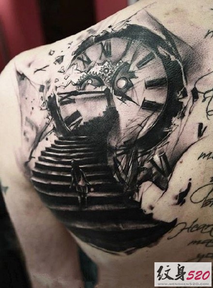 个性后背部时钟钟表纹身