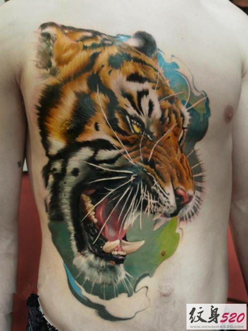 男人都很喜欢的凶猛老虎纹身