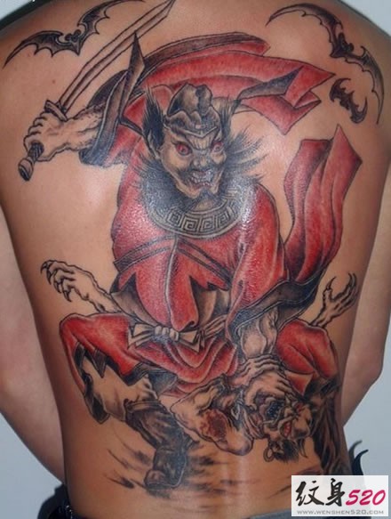 钟馗伏魔 霸气满背纹身男