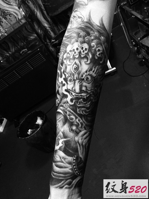 时尚中国风花臂纹身