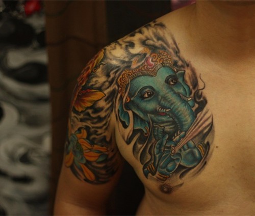 经典传统的象神半甲纹身