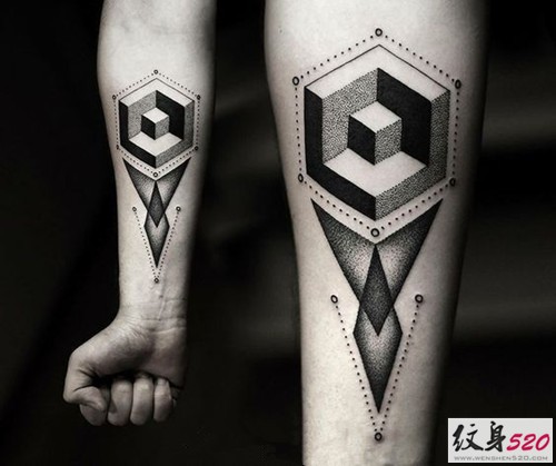 酷炫的黑灰几何手臂纹身