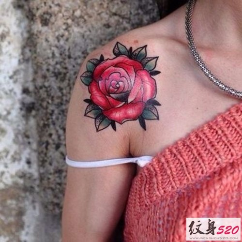 娇艳欲滴的红玫瑰纹身图案