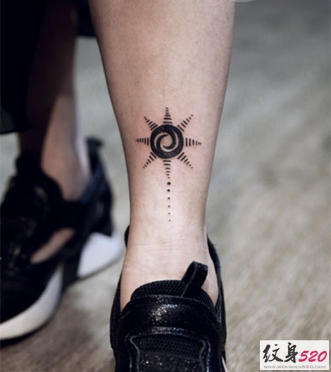 神秘图腾之精致的太阳纹身