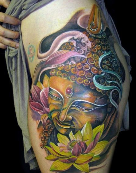 大腿重彩佛与莲花纹身图案