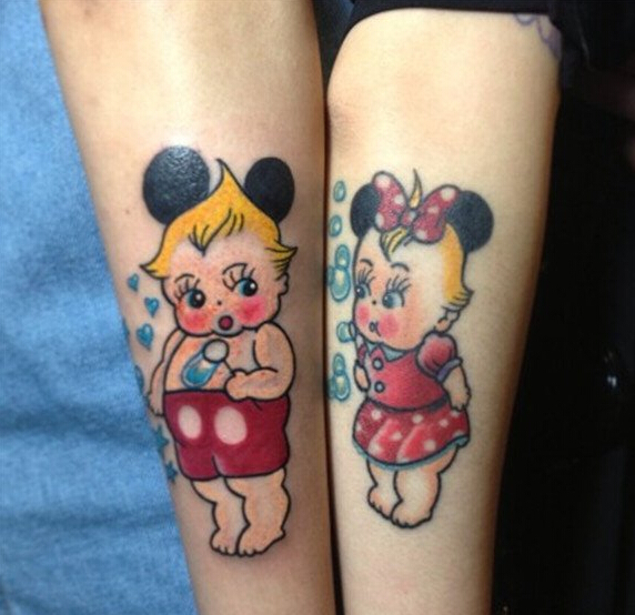 情侣手臂彩色卡通纹身图案