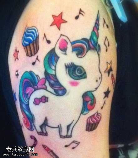 少女风独角兽纹身图案
