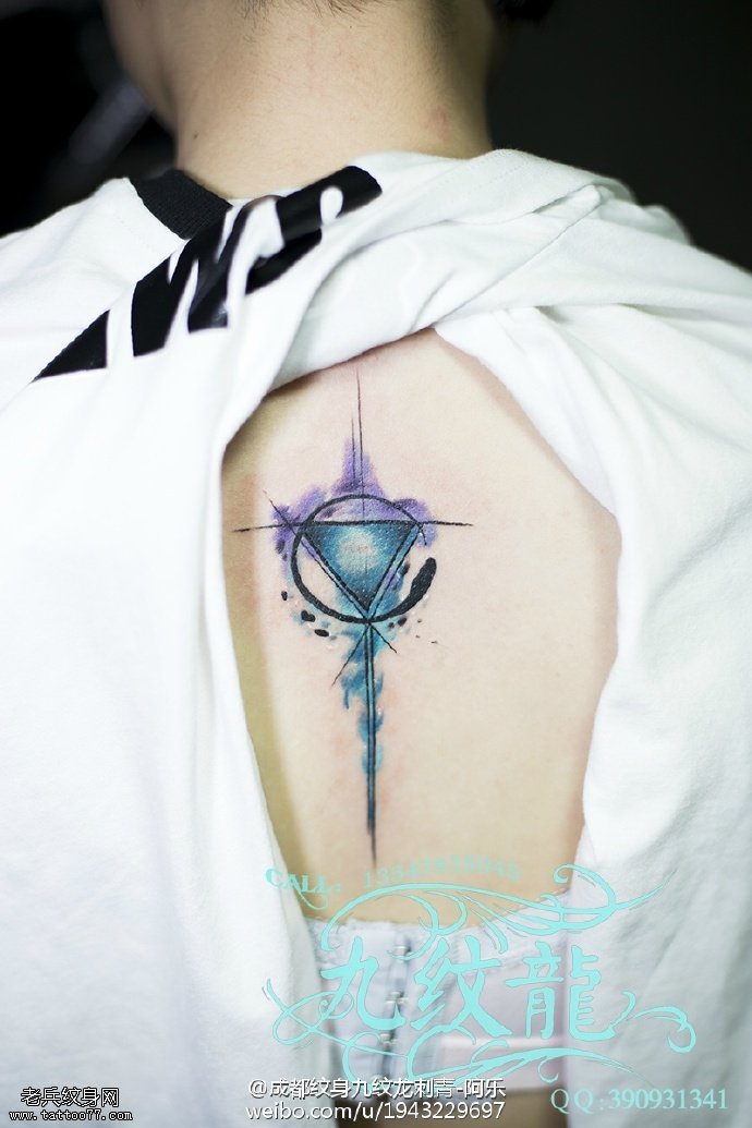 背部水墨几何元素图形纹身图案