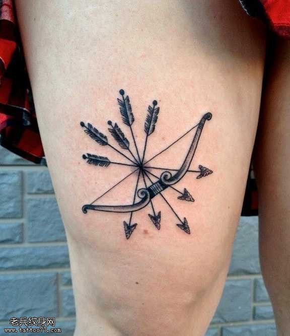 腿部一款爱神之箭纹身图案