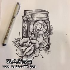 手稿一台古老的照相机纹身图案