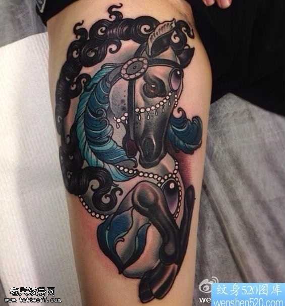 风格马纹身图案