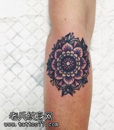 胳膊上的经典梵花纹身图案