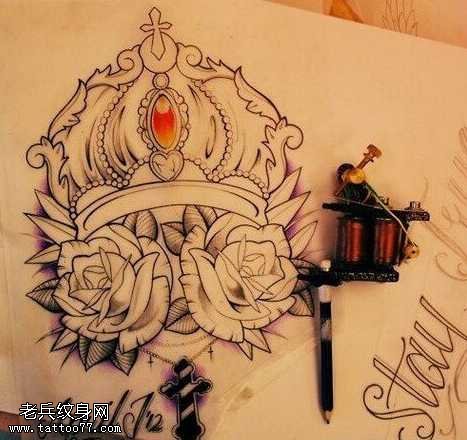 手稿玫瑰皇冠纹身图案