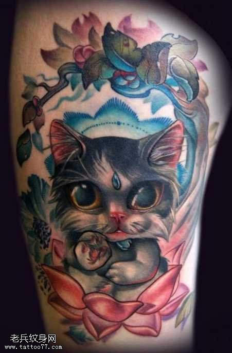 腿部呆萌的猫咪纹身图案